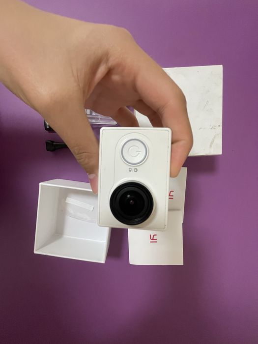 Экшн-камера Xiaomi YI Action Camera + Аквабокс (В коробке)