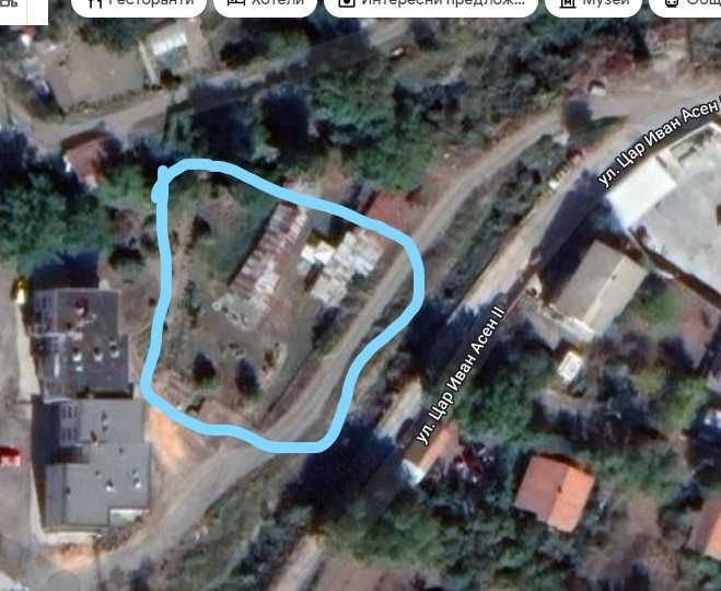 Продават се два УПИ с обща площ 844 кв.м със сграда 56 кв.м, в център на с. Церово, общ. Своге
