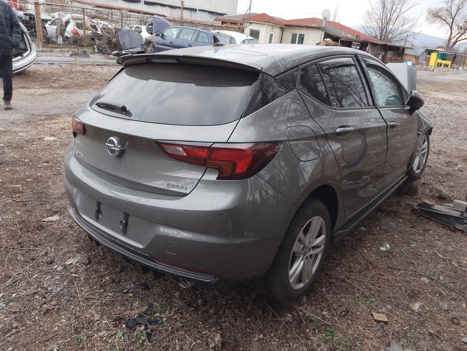 Продавам на части Опел Астра К 1.4Т автомат