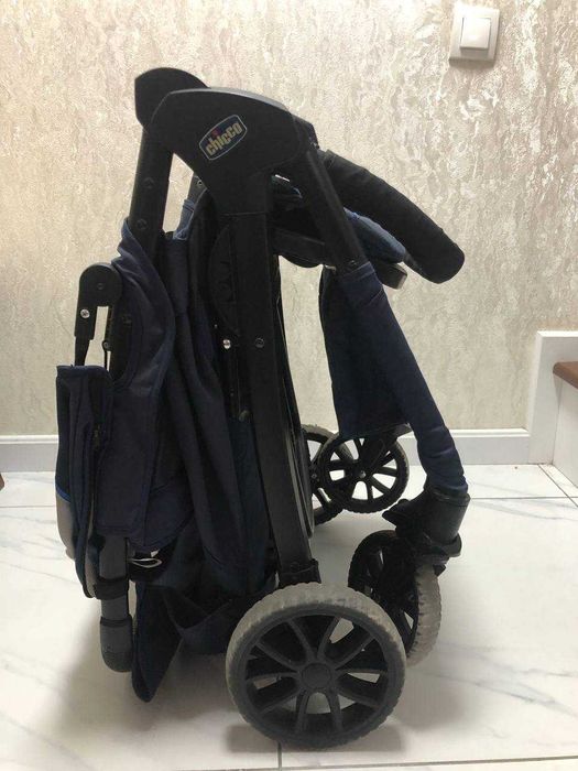 Продам  Коляску CHICCO для детей.