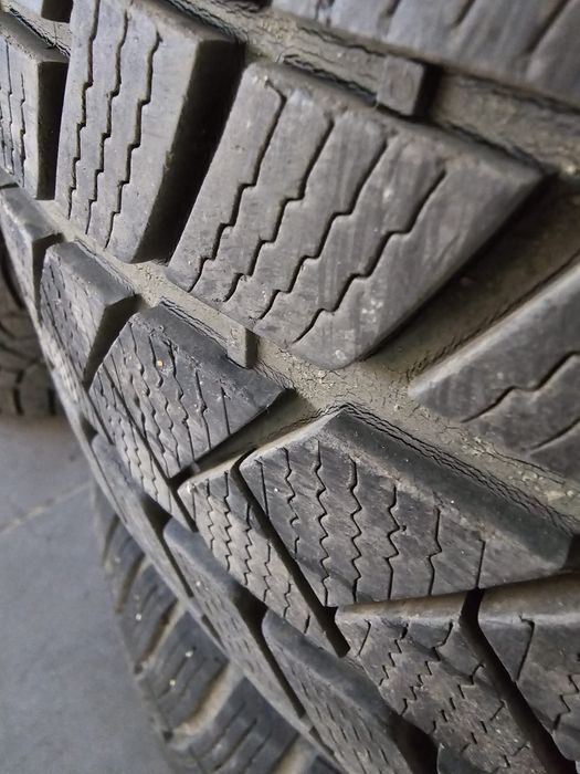 Set Anvelope iarna pe 20 BMW G01 G02 275 40 R20 245 35 R20