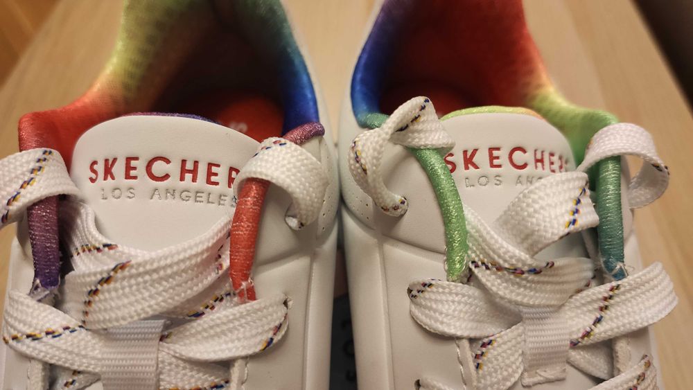 Продавам дамски обувки Skechers Street Los Angeles номер 36