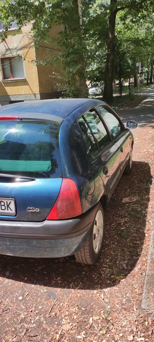 Продавам Рено Клио