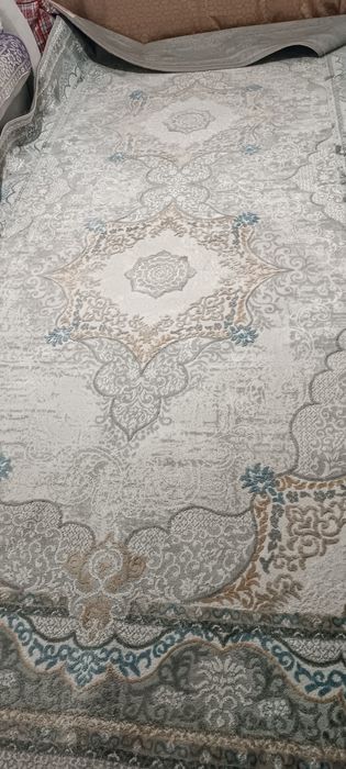 Продам ковер в отличном состоянии