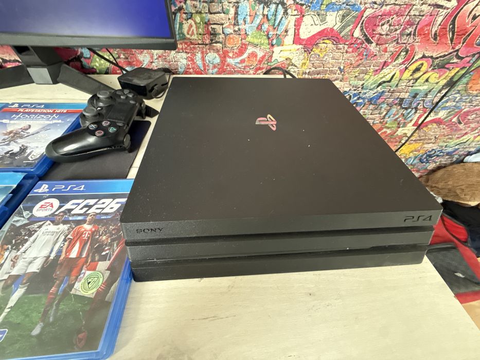 Продавам Playstation 4 pro