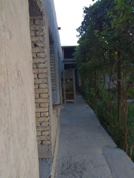 ГАЛЛА ОСИЁ бозорни  ёнида центре шахар зур жой