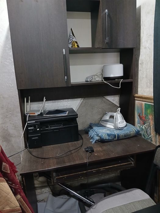 Продам компьютерный стол б/у