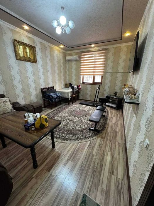 2 хоналик квартира 1 кават кирпичный дом, 6 микр, 70 остановка