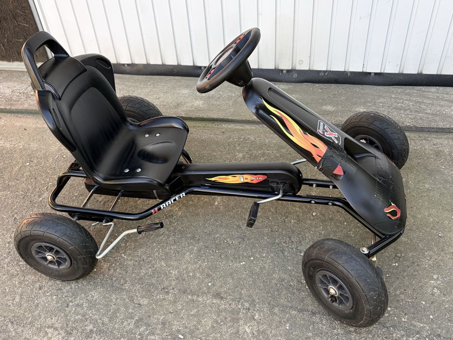 Kart cu pedale / Masina cu pedale