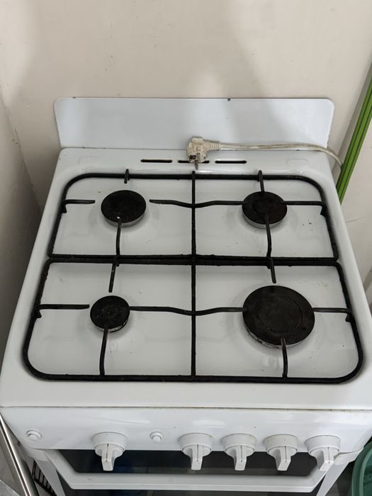 Продам газ плиту