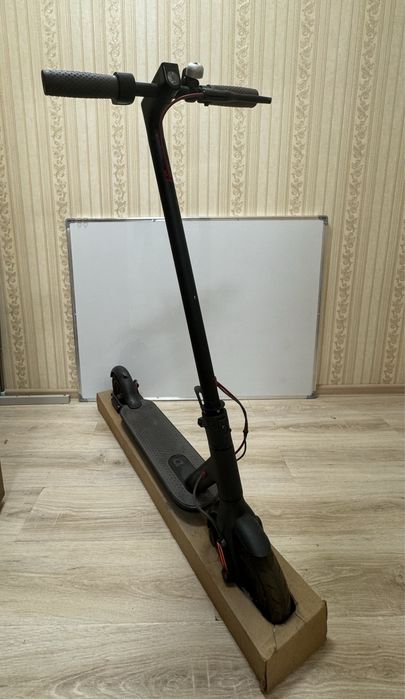 Самокат Xiaomi Mijia Electric Scooter M365 черный