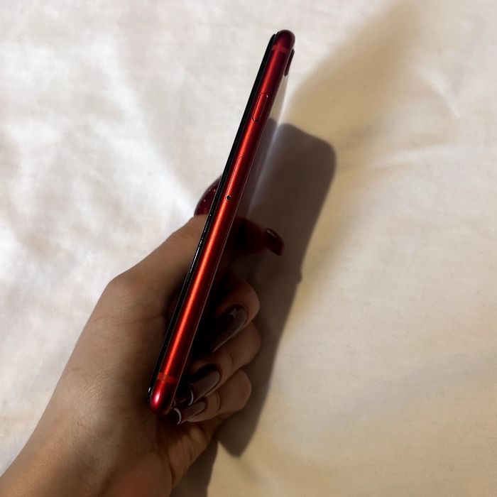 Телефон iPhone 8