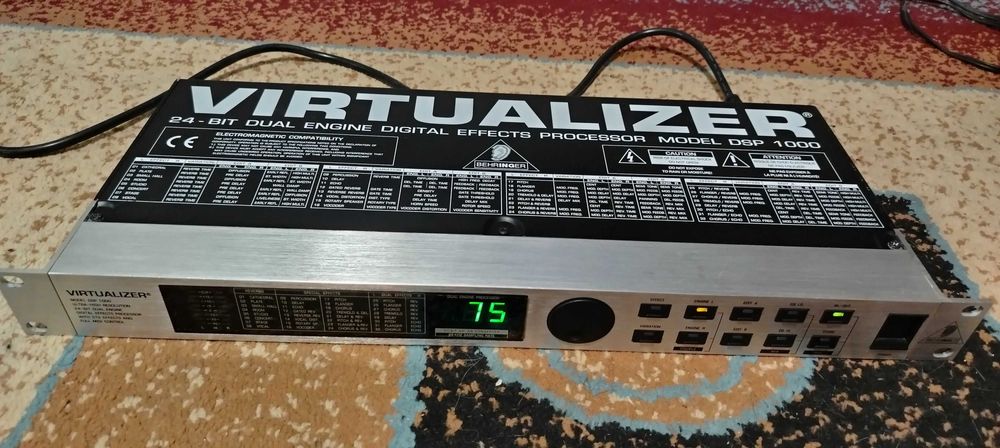 Vând Behringer procesor voce