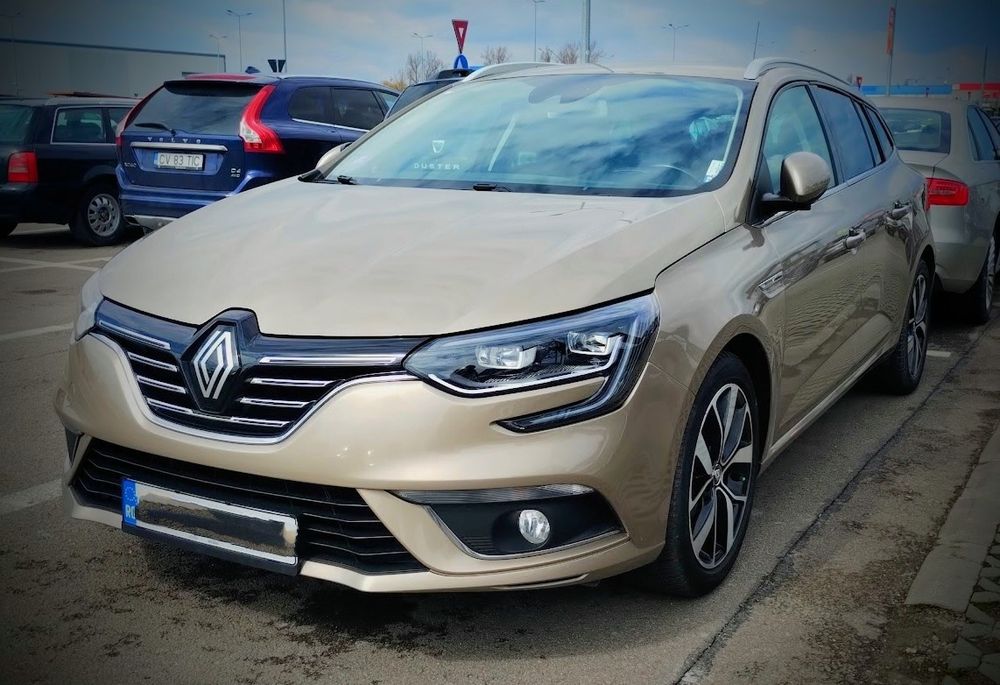 Renault megane IV Bose/ 1.3 tce/ Distronic/ Full led