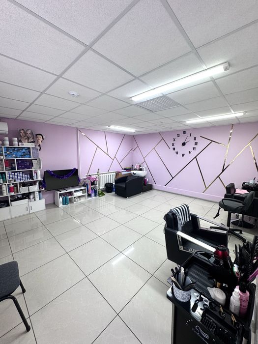 Комерческая недвижимость Парикмахерская Салон Красоты