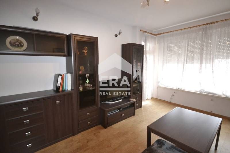 Продава се Тристаен апартамент в Хасково, Овчарски - 120 кв.м за 502 €/кв.м - Снимка #1