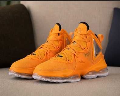 Nike Lebron 19 portocaliu