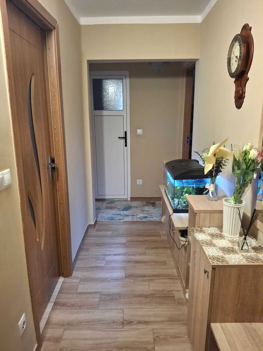Vand sau schimb apartament cu 2 camere 53mp parter decomandat cu apartament cu 3sau 4 camere
