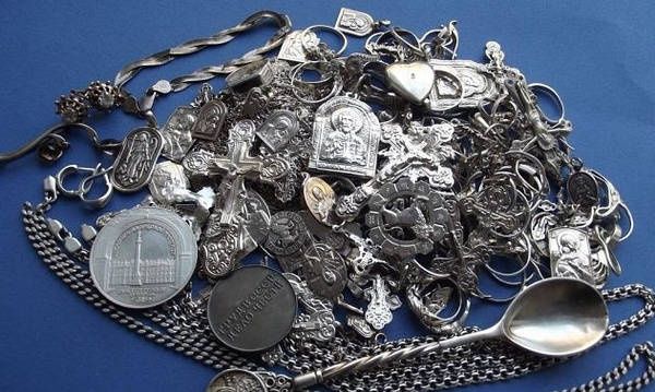 Серебро в любом состоянии.