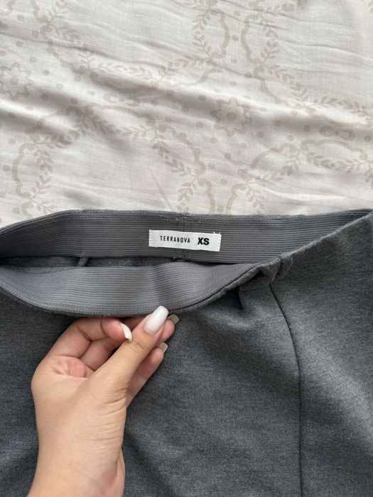 Серая женская юбка