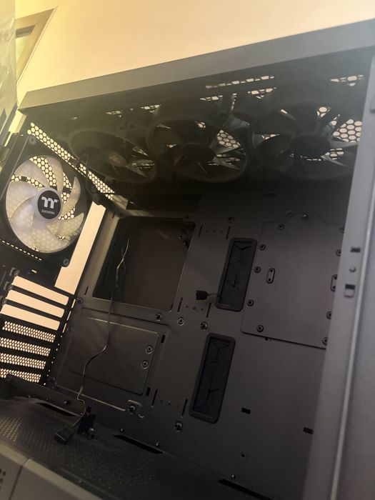 Therlmaltake cares корпус