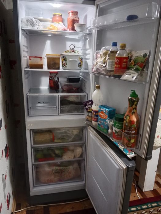 Холодильник б/у в хорошем состояние