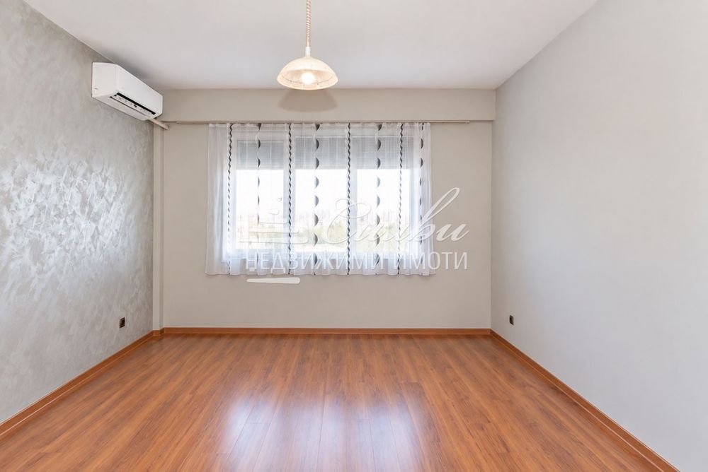 Продава се Двустаен апартамент в Шумен, Добруджански - 55 кв.м за 1982 €/кв.м - Снимка #2