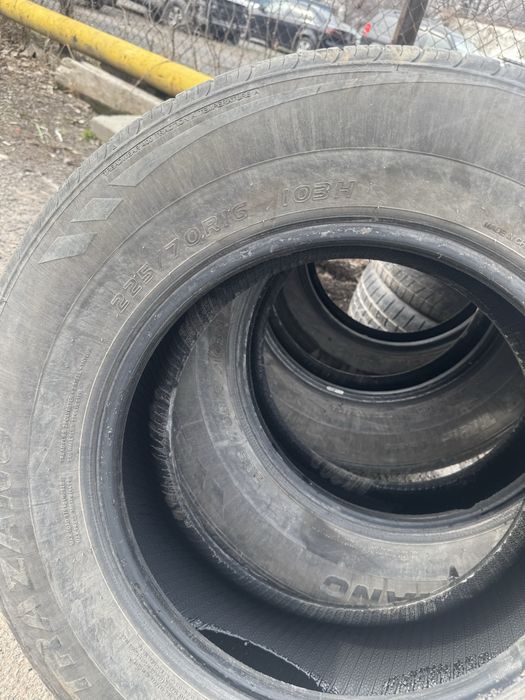 Продам комплект летней резины 225/70R16