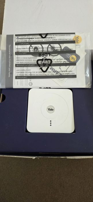 Sistem Alarma Casa Smart Yale Living – Kit Complet, Fara Abonament