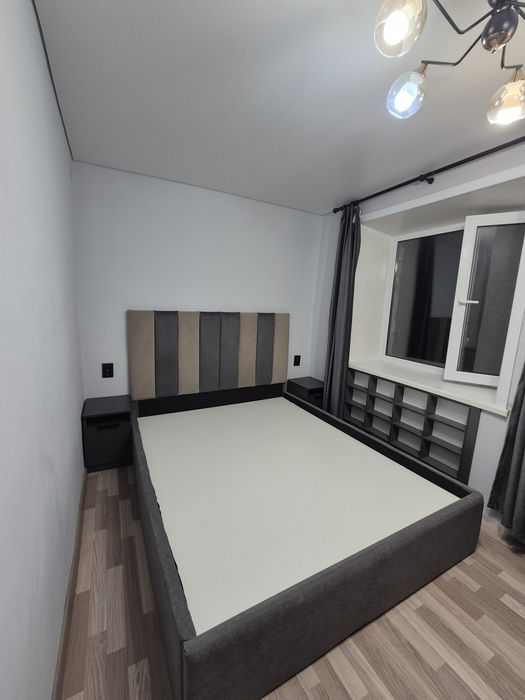 двухспальная кровать