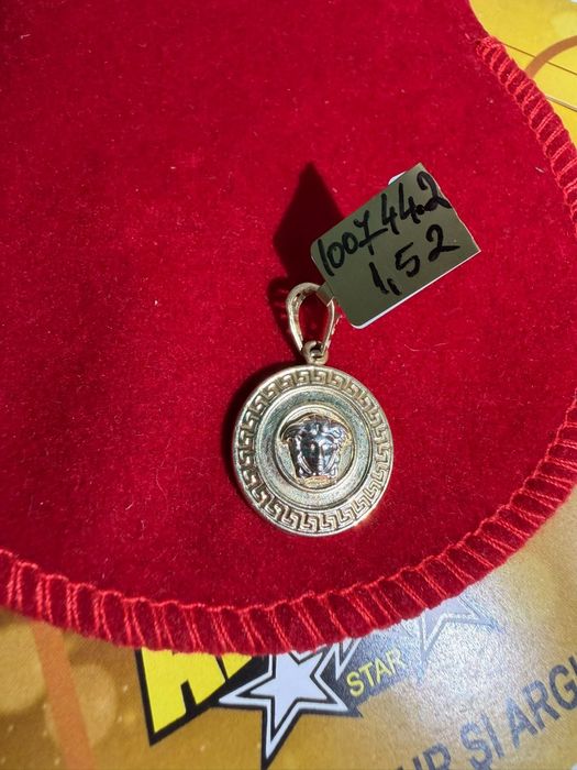 Pandantiv aur versace 1,52 g 14k (cdc)