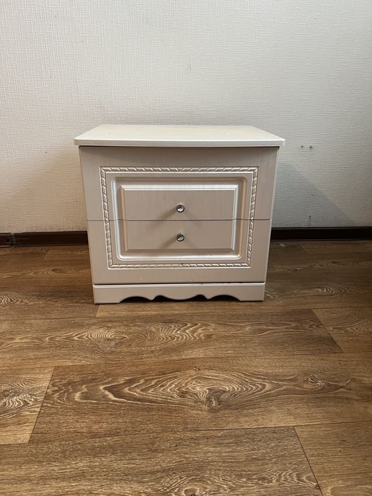 Продам 2 тумбы .