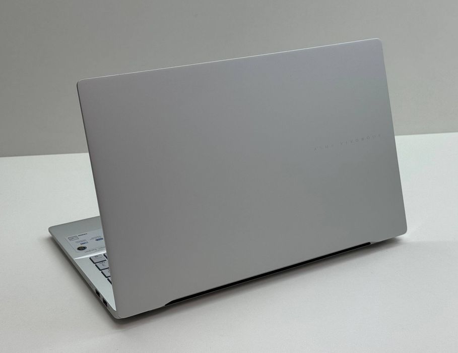 Asus Vivobook S15 — Snapdragon X Elite X1E78100 / 1TB M2 Nvme SSD /