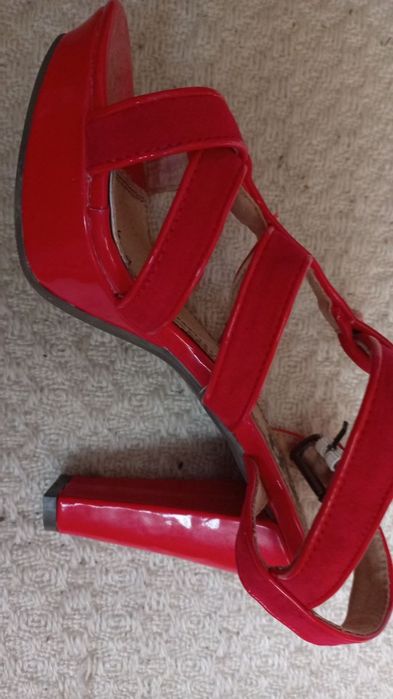 Дамски сандали от естествена кожа