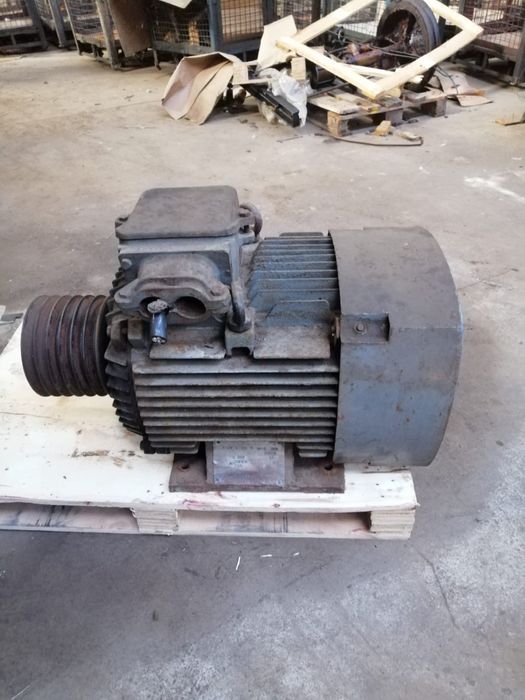 Motoare electrice , pompa apa  , generator electric motor IFA