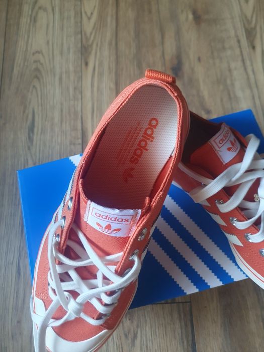 Vând adidas nizza