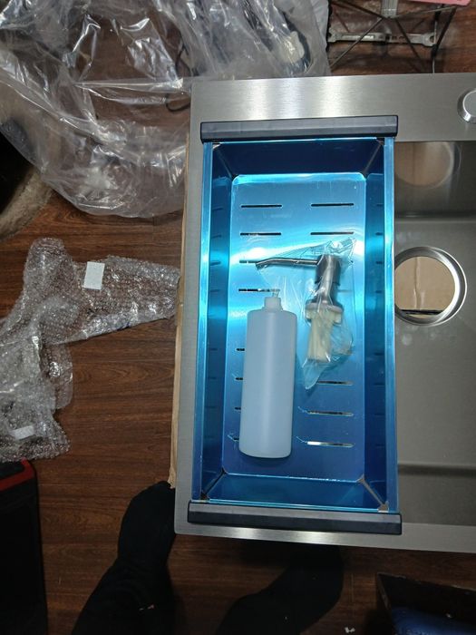 Кухонная мойка новая