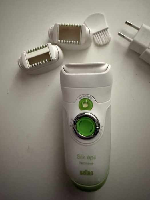 Epilator Braun Silk-épil Xpressive + Mănușă Gheață (Set Complet