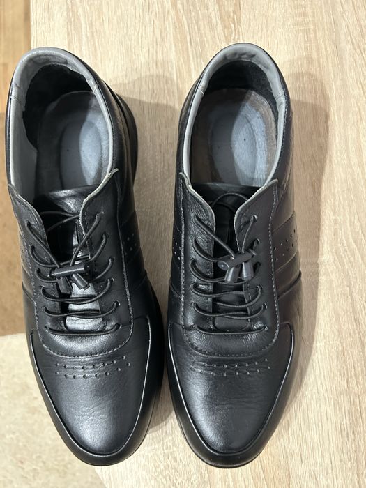 Vand pantofi marimea 43