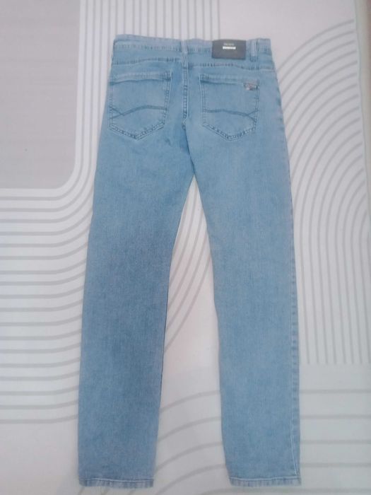 Продам джинсы б/у мужские.