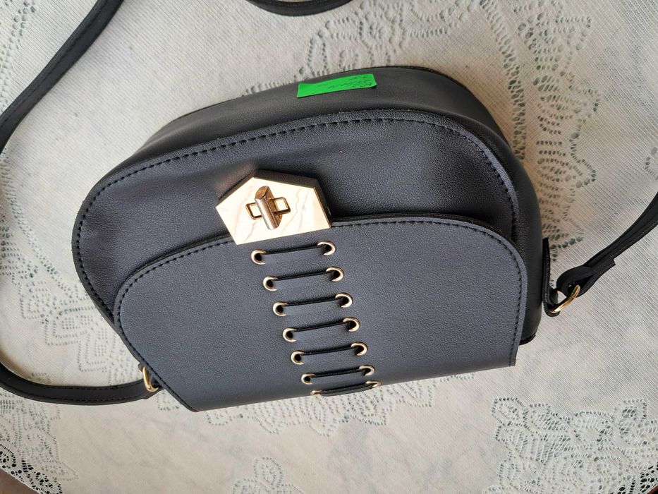 Кожено яке и дамски чанти