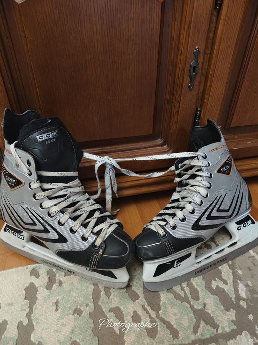 Продам коньки мужкие