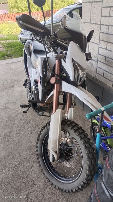 Мотоцикл эндуро sycmcc