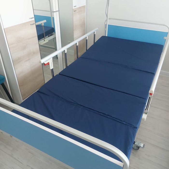 Медицинская кровать