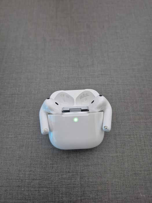 Vând Airpods gen 4