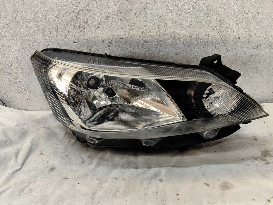 Оригинален фар Ляв Десен  Нисан Nissan Nv200