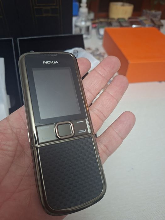 Mutlaqo yengi Nokia 8800A