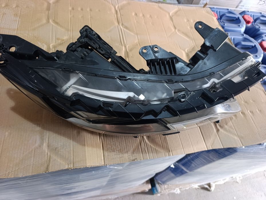 Фара правый стороне Кия карнавал