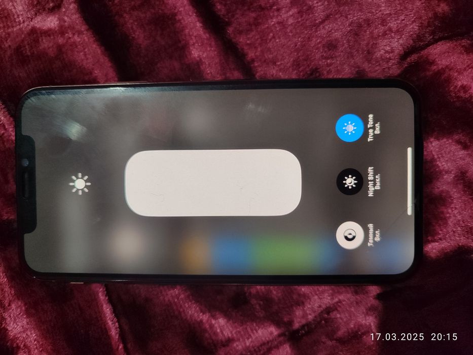 iPhone XS.         LLA
