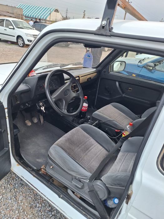 Продается Нива срочно в Шымкенте